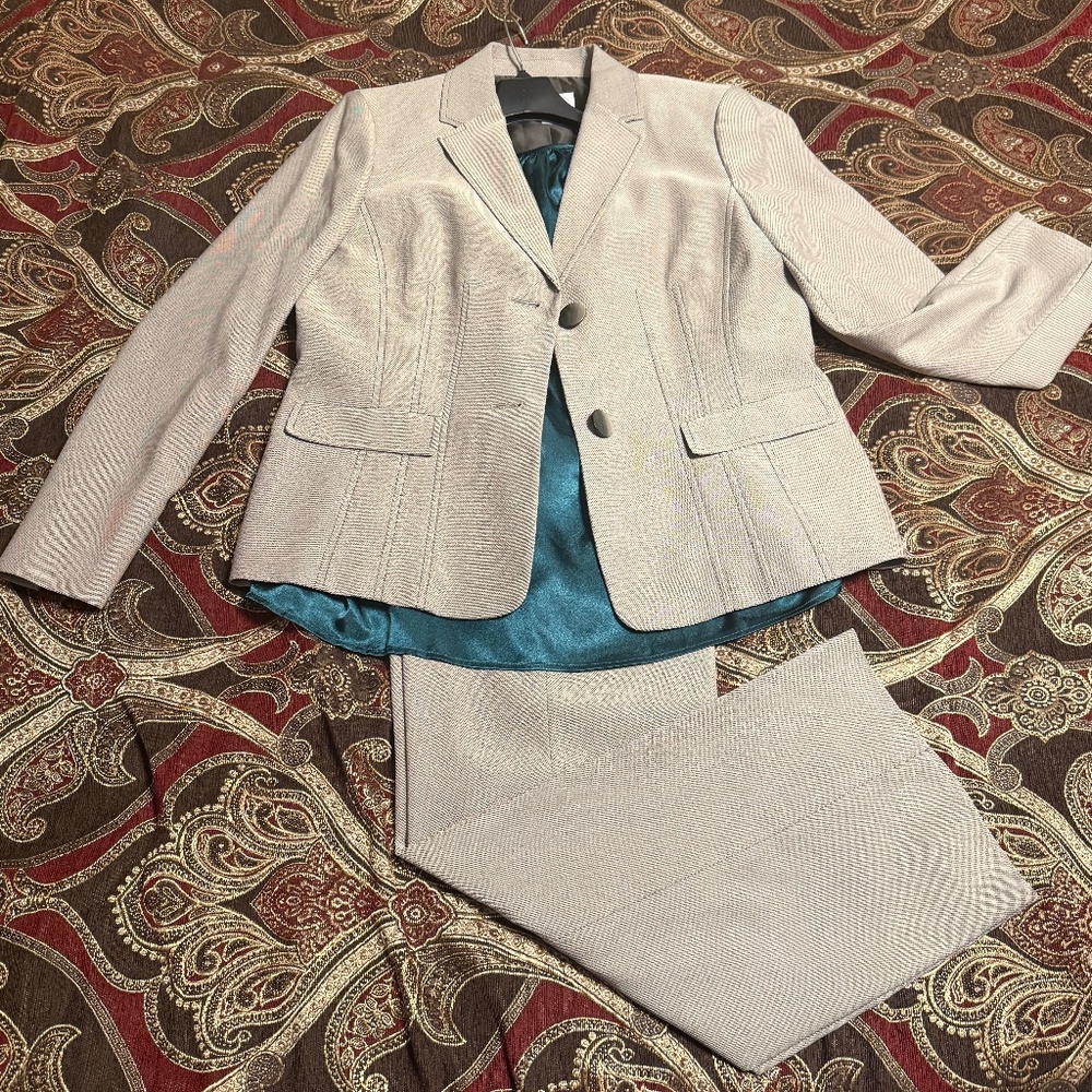 LE Suit Pant Suit Size 12